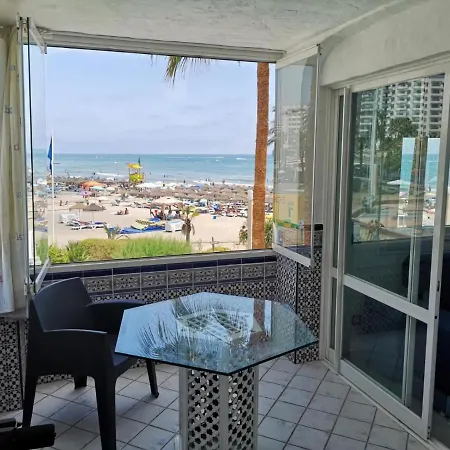 Beachfront Puerto Marina Sunrise 아파트 베날마데나코스타