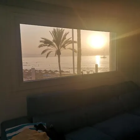 아파트 Beachfront Puerto Marina Sunrise *